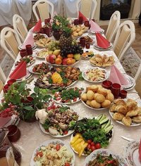 1636503789_2-na-dache-pro-p-foto-nakritogo-prazdnichnogo-stola-doma-fo-2.jpg