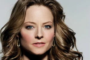 004_jodie_foster_theredlist.webp