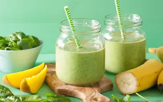 Banana-Mango-Smoothie.webp