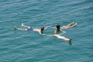 5-упание в Мертвом море.webp