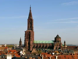 1200px-Strasbourg_Cathedral-800x605.webp