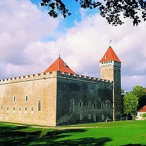 eesti_saaremaa_kuressaare_loss.jpg