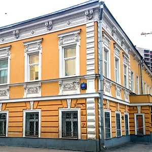 А  за спиной уже новый век