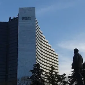 Ильич в раздумьях...)