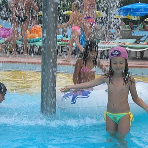 О! Тепленькая пошла!