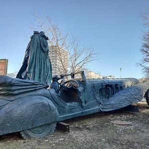 Памятник Булгакову