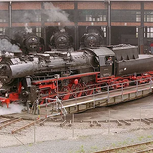 800px-Locomotive_BR52-8177-9.jpg